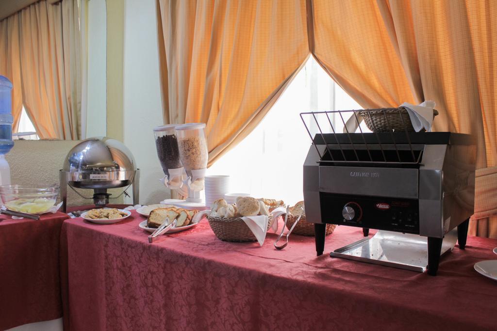 סנטיאגו Hotel Maria Angola מראה חיצוני תמונה